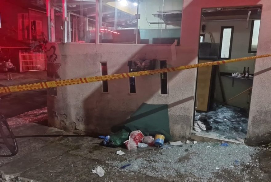 jovem-sobrevive-milagrosamente-apos-ser-prensado-por-placas-de-vidro-de-500-quilos-em-balneario-camboriu3A-resgate-impressionante-e-apoio-da-comunidade