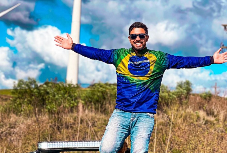 jovem-viraliza-ao-mostrar-curiosidades-nas-399-cidades-do-parana3A-conhecer-meu-estado-antes-do-mundo