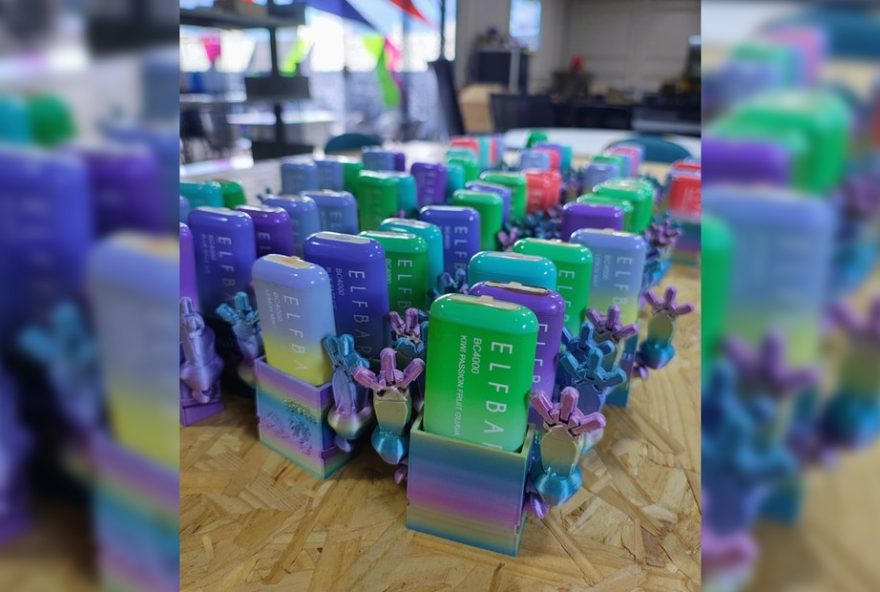 jovens-transformam-cigarros-eletronicos-apreendidos-em-kits-de-robotica-para-escolas-publicas-em-bauru-sp-projeto-sambacode-inova-com-sustentabilidade-e-educacao jovens-transformam-cigarros-eletronicos-apreendidos-em-kits-de-robotica-para-escolas-publicas-em-bauru-sp-projeto-sambacode-inova-com-sustentabilidade-e-educacao