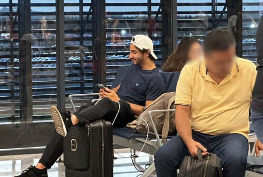 jp-de3A-destaque-do-avai-na-serie-b-20252C-rumo-a-saida3F-a-viagem-solitaria-antes-do-jogo-final-levanta-questionamentos-sobre-seu-futuro-no-clube jp-de3A-destaque-do-avai-na-serie-b-20252C-rumo-a-saida3F-a-viagem-solitaria-antes-do-jogo-final-levanta-questionamentos-sobre-seu-futuro-no-clube