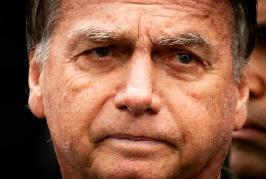 juiza-determina-que-deputado-petista-se-retrate-a-bolsonaro-por-montagem-feita-com-ia juiza-determina-que-deputado-petista-se-retrate-a-bolsonaro-por-montagem-feita-com-ia