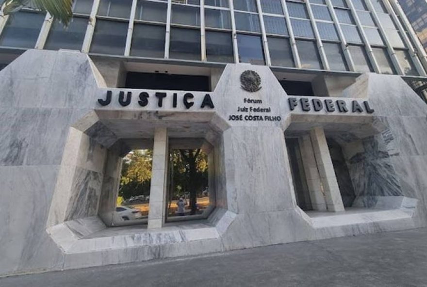 juiza-federal-admite-erro-em-processo-e-muda-decisao-apos-embargos3A-22vacilei22-coluna-do-de