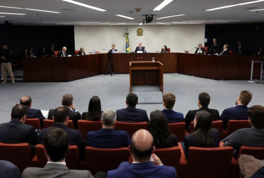 julgamento-decisivo3A-stf-julga-se-bolsonaro-continuara-preso