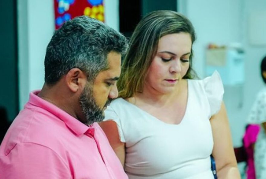 Justiça Eleitoral proíbe Cristiane,  esposa do deputado Júlio Pina, de realizar eventos por propaganda antecipada