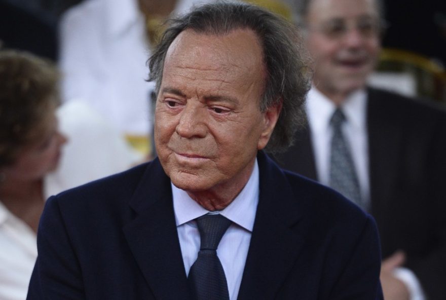julio-iglesias-acusado-de-assedio-sexual-por-ex-funcionarias-em-mansoes-na-republica-dominicana-e-nas-bahamas2C-revela-investigacao-conjunta julio-iglesias-acusado-de-assedio-sexual-por-ex-funcionarias-em-mansoes-na-republica-dominicana-e-nas-bahamas2C-revela-investigacao-conjunta