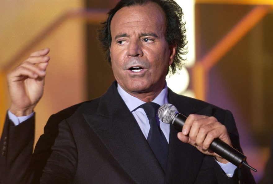 julio-iglesias-nega-acusacoes-de-crimes-sexuais-e-trafico-de-pessoas-feitas-por-ex-funcionarias3A-absolutamente-falsas julio-iglesias-nega-acusacoes-de-crimes-sexuais-e-trafico-de-pessoas-feitas-por-ex-funcionarias3A-absolutamente-falsas