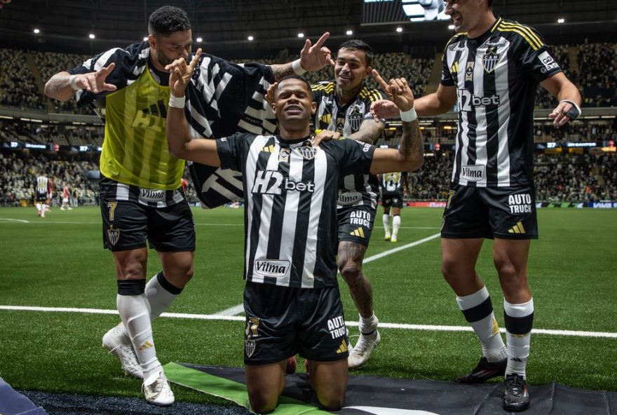 junior-santos-busca-afirmacao-no-atletico-mg-e-comenta-interesse-do-botafogo