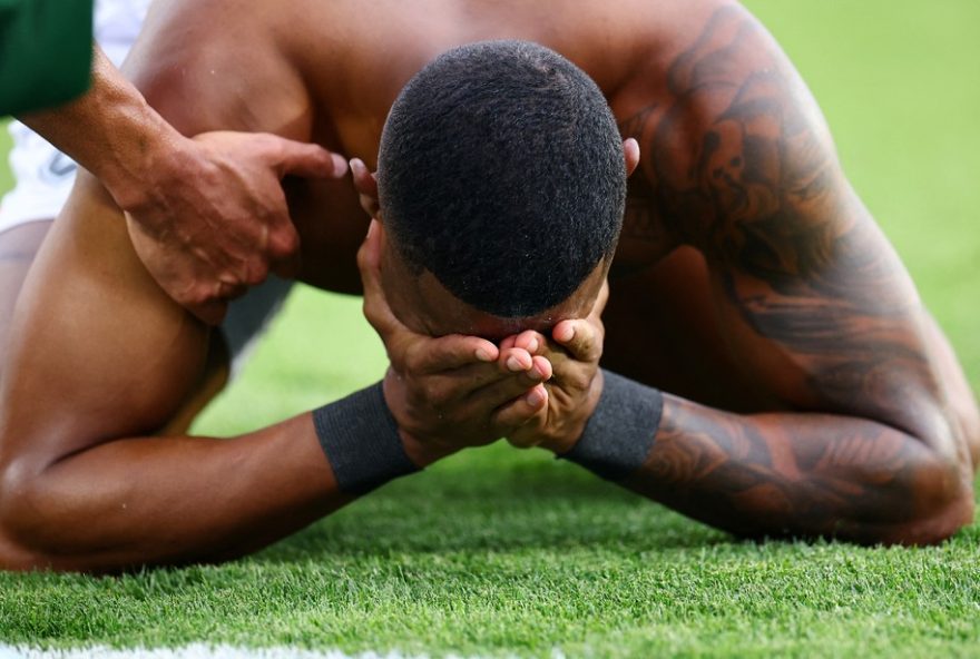 junior-santos2C-autor-do-gol-do-titulo-do-botafogo2C-emociona-se-ao-falar-do-pai3A-uma-conquista-historica-marcada-pela-emocao-e-superacao