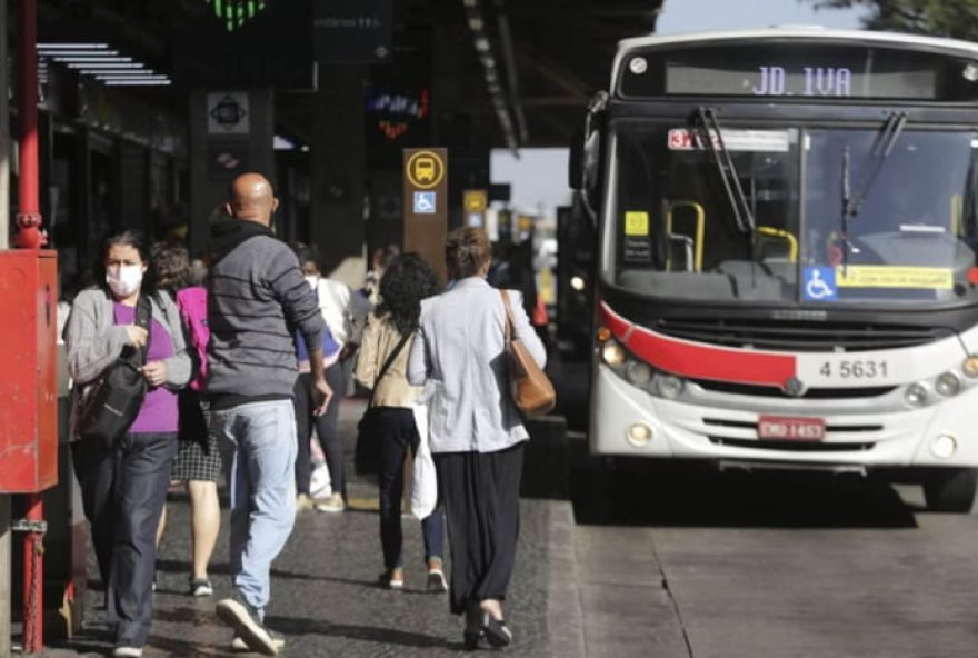 justica-de-sp-da-prazo-a-prefeitura-para-explicar-aumento-da-tarifa-de-onibus