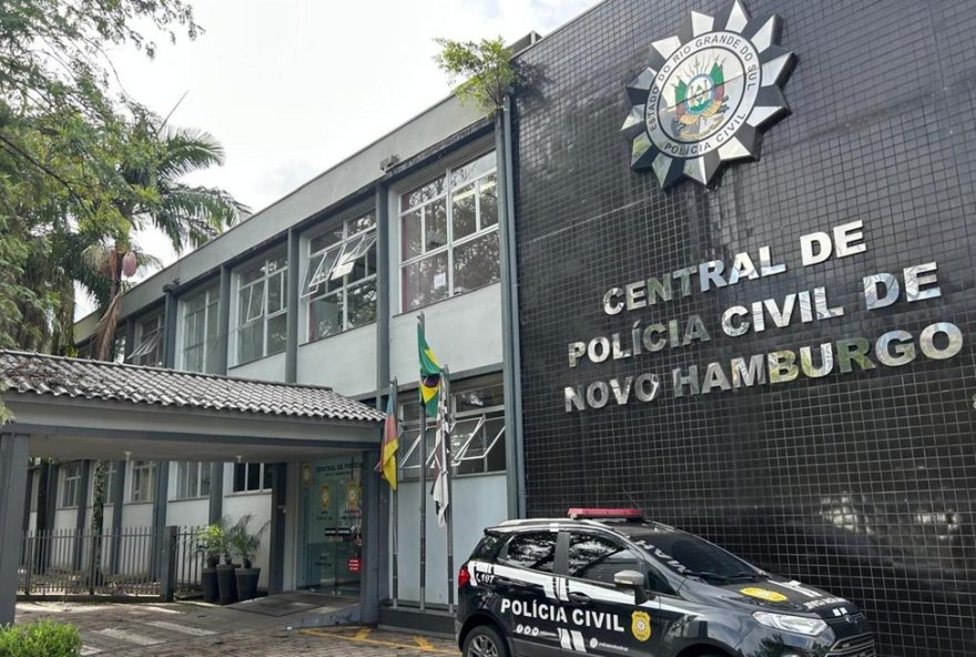 justica-decreta-prisao-de-suspeito-de-feminicidio-no-rs3A-homem-matou-mulher-a-facadas-na-frente-das-filhas justica-decreta-prisao-de-suspeito-de-feminicidio-no-rs3A-homem-matou-mulher-a-facadas-na-frente-das-filhas