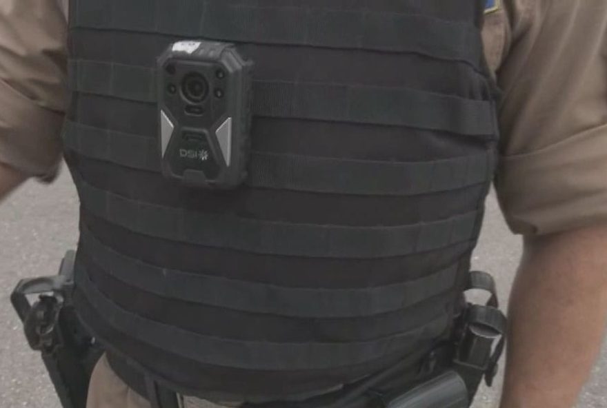 justica-derruba-obrigatoriedade-de-cameras-em-fardas-da-pm-em-goias