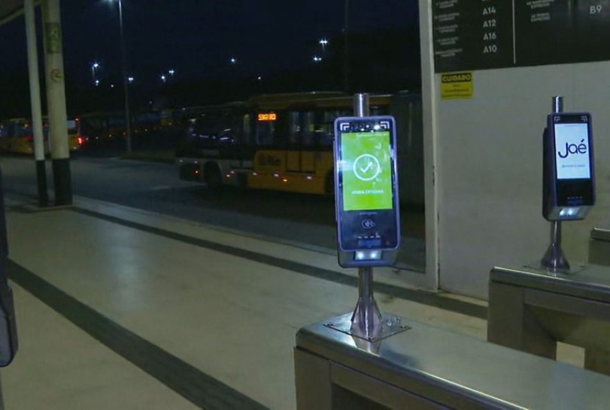justica-do-rio-determina-suspensao-do-uso-exclusivo-do-cartao-jae-para-idosos-nos-transportes-publicos3A-entenda-a-decisao