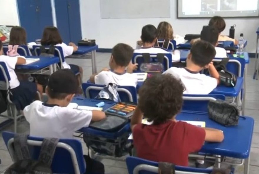 justica-suspende-lei-de-patrocinio-em-uniformes-escolares-em-caraguatatuba2C-sp-entenda-o-caso-e-as-consequencias