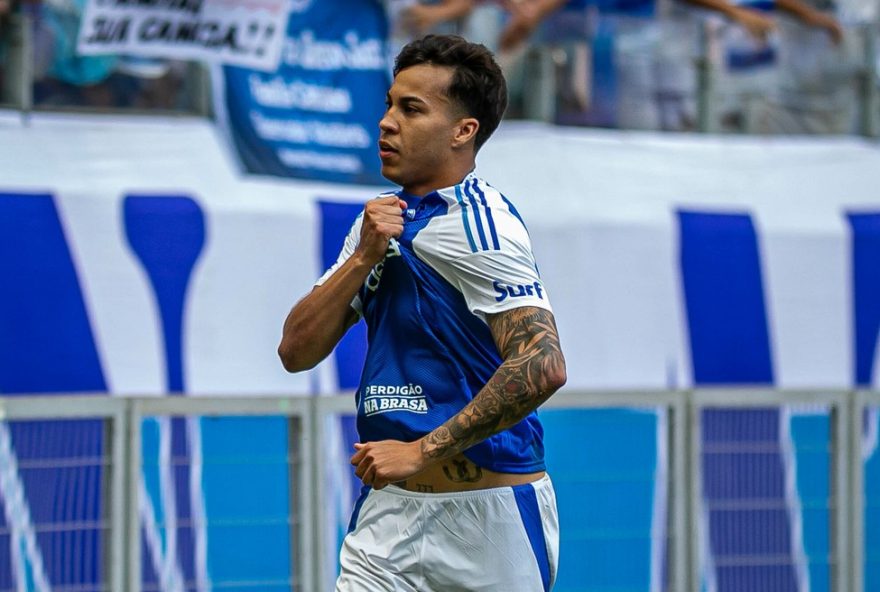 MG - BELO HORIZONTE - 27/07/2025 - BRASILEIRO A 2025, CRUZEIRO X CEARA - Kaio Jorge jogador do Cruzeiro comemora seu gol durante partida contra o Ceara no estadio Mineirao pelo campeonato Brasileiro A 2025. Foto: Fernando Moreno/AGIF