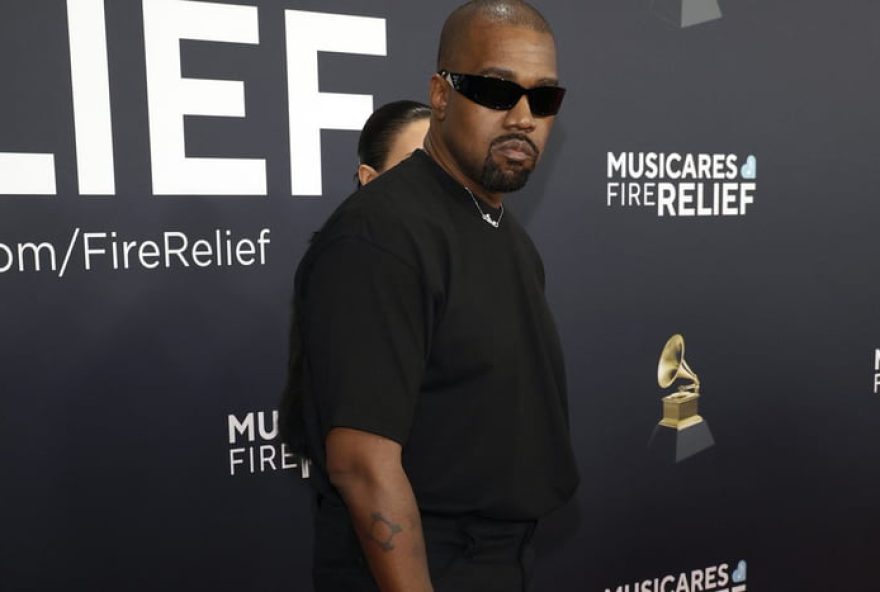 kanye-west-desativa-perfil-no-x-apos-declaracoes-polemicas3A-entenda-o-caso-e-repercussao-nas-redes-sociais