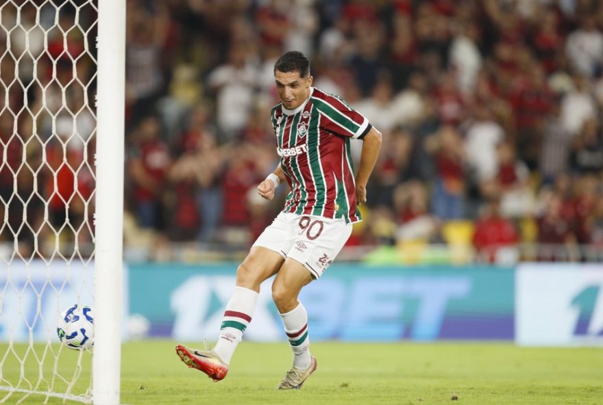 kevin-serna-se-aproxima-de-recordes-de-cano-e-arias-no-fluminense-em-2025 kevin-serna-se-aproxima-de-recordes-de-cano-e-arias-no-fluminense-em-2025
