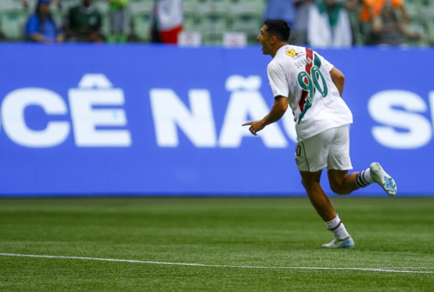 kevin-serna3A-de-22achado22-a-heroi-gols-decisivos-mantem-fluminense-na-serie-a