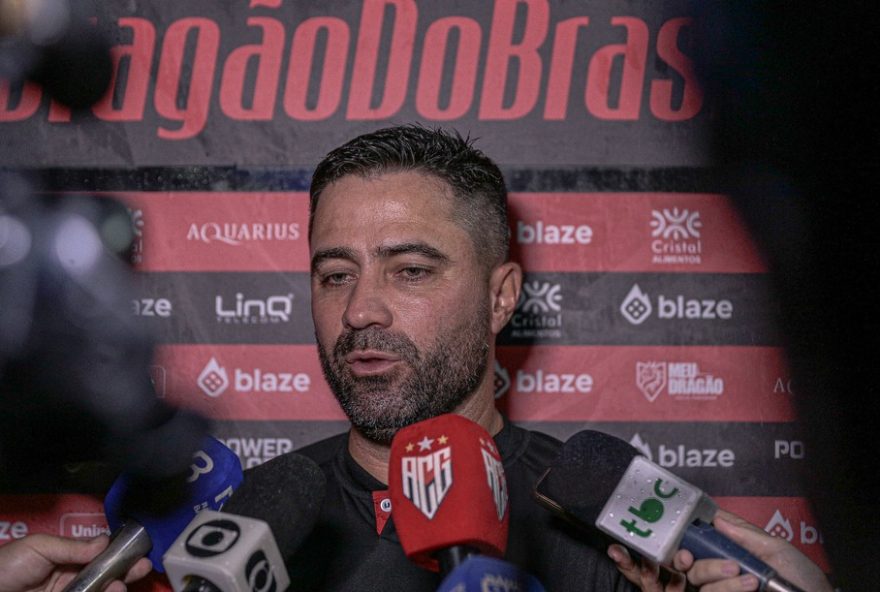 lacerda-comanda-atletico-go-invicto-em-classicos-e-celebra-vitoria-sobre-vila-nova lacerda-comanda-atletico-go-invicto-em-classicos-e-celebra-vitoria-sobre-vila-nova