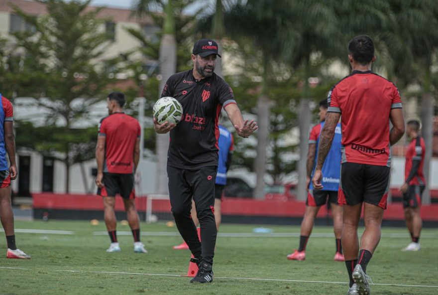 lacerda2C-tecnico-do-atletico-go2C-mantem-sequencia-invicta-em-classicos-goianos lacerda2C-tecnico-do-atletico-go2C-mantem-sequencia-invicta-em-classicos-goianos