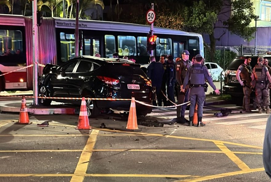 ladroes-deixam-casa-apos-roubo-em-area-nobre-de-sp ladroes-deixam-casa-apos-roubo-em-area-nobre-de-sp