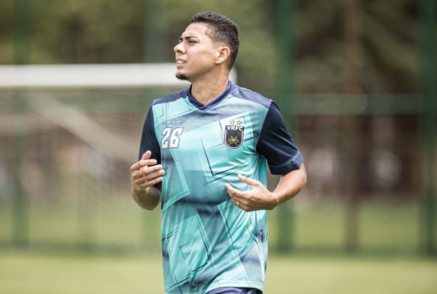 lateral-ynaia-rescinde-com-o-volta-redonda-e-reforcara-botafogo-pb