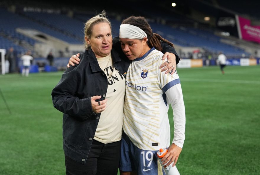 laura-harvey-revela-estrategia-inovadora-com-chatde3A-22sugeriu-cinco-na-defesa22 laura-harvey-revela-estrategia-inovadora-com-chatde3A-22sugeriu-cinco-na-defesa22