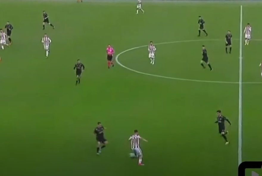 lavega-treina-como-lateral-no-fluminense3A-entenda-mudanca-tatica3B-fuentes-perde-espaco