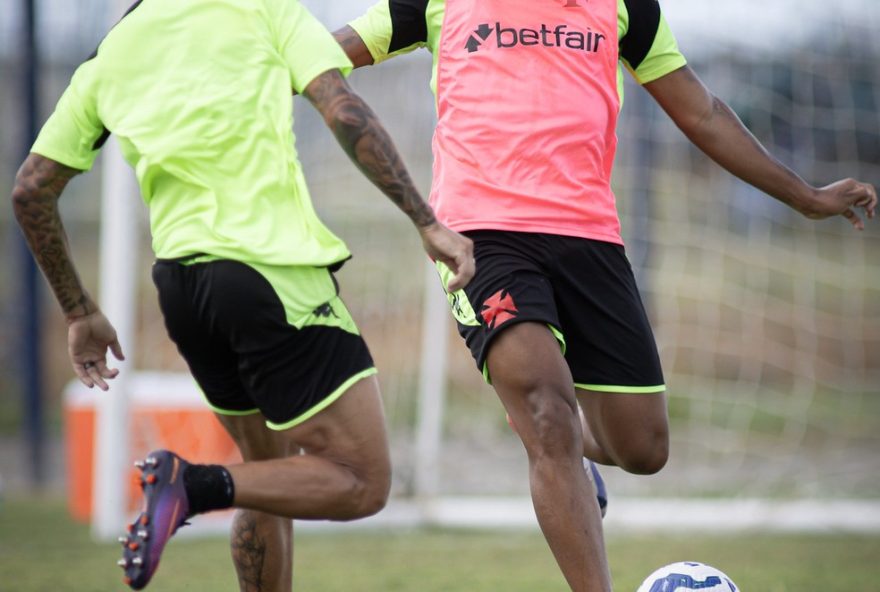 leandrinho2C-jovem-promessa-do-vasco2C-se-destaca-e-e-convocado-para-o-mundial-sub-20-no-chile.-acompanhe-sua-jornada-de-sucesso