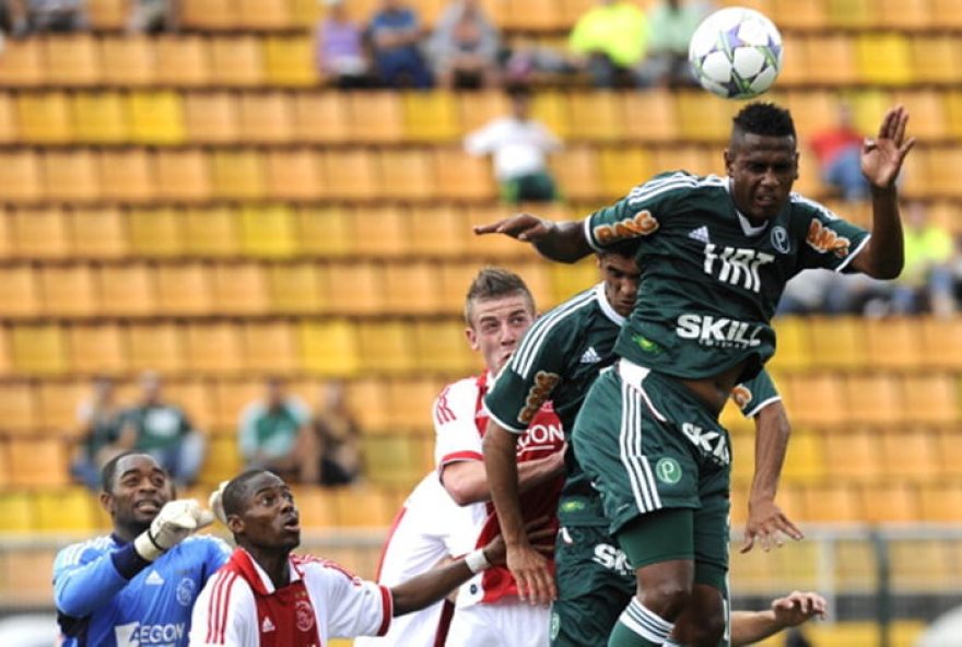 leandro-amaro2C-ex-palmeiras2C-faz-gol-contra-bizarro-no-campeonato-pernambucano