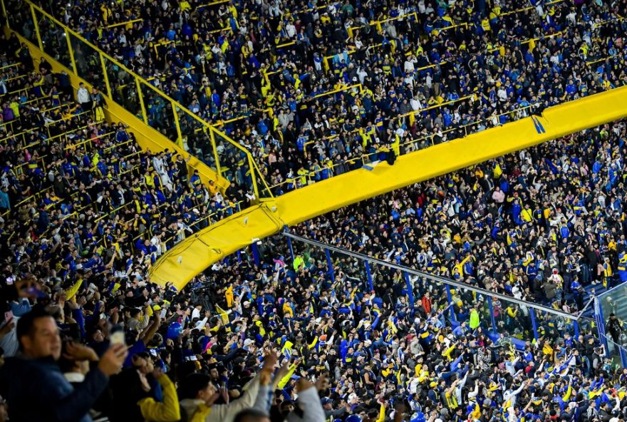 leandro-paredes3A-campeao-mundial2C-volta-ao-boca-e-e-recebido-por-multidao-na-bombonera