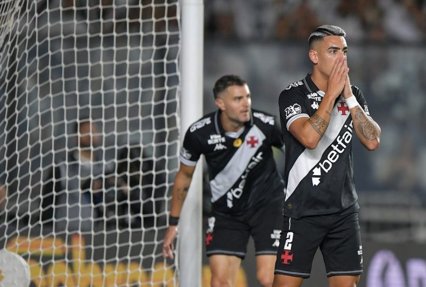 RJ - RIO DE JANEIRO - 14/09/2025 - BRASILEIRO A 2025, VASCO X CEARA -  jogador do Vasco durante partida contra o Ceara no estadio Sao Januario pelo campeonato Brasileiro A 2025. Foto: Thiago Ribeiro/AGIF