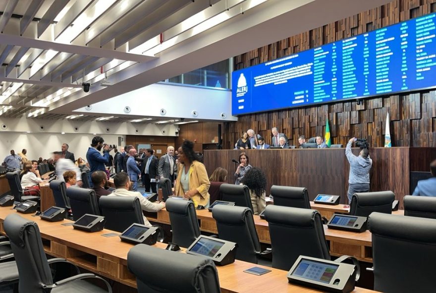 lei-5.3382F253A-ex-governadores-do-rio-de-janeiro-terao-direito-a-seguranca-institucional-por-ate-oito-anos