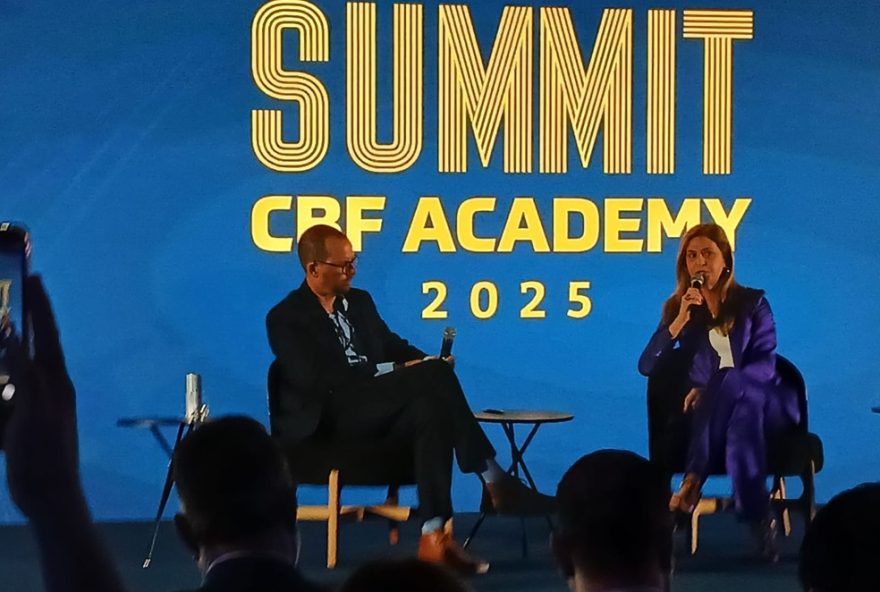 leila-pereira2C-do-palmeiras2C-rebate-criticas-de-abel-a-arbitragem3A-22responsabilidade-e-nossa22