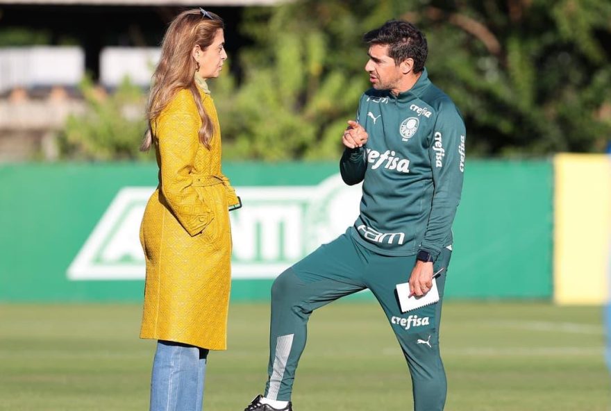 Abel Ferreira Defende Diretoria em Meio a Críticas e Anuncia Saída