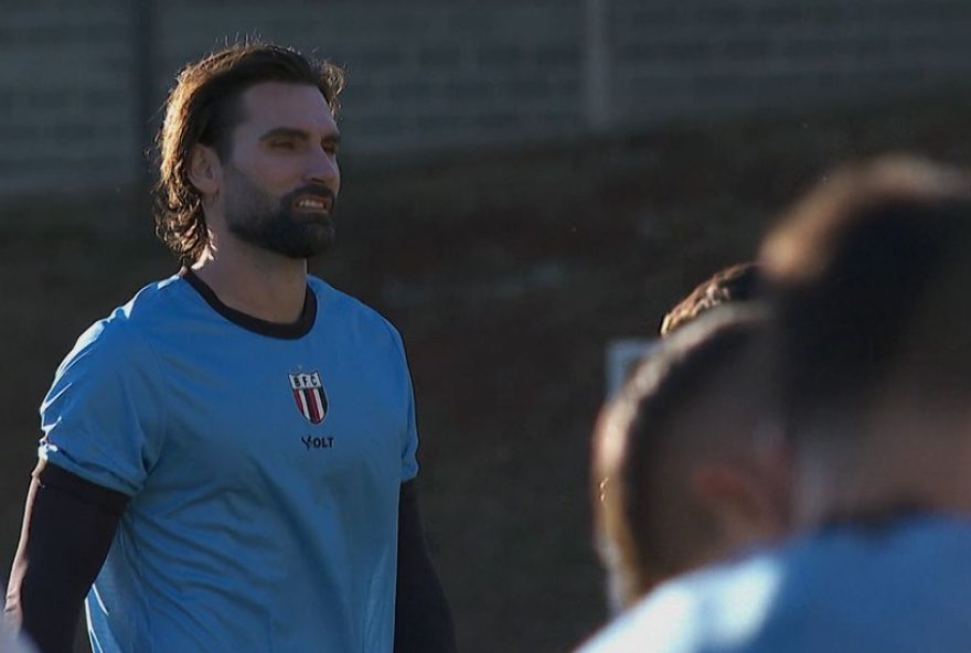 leo-gamalho-de-volta-a-serie-b3A-a-sete-gols-do-recorde-historico-de-artilharia