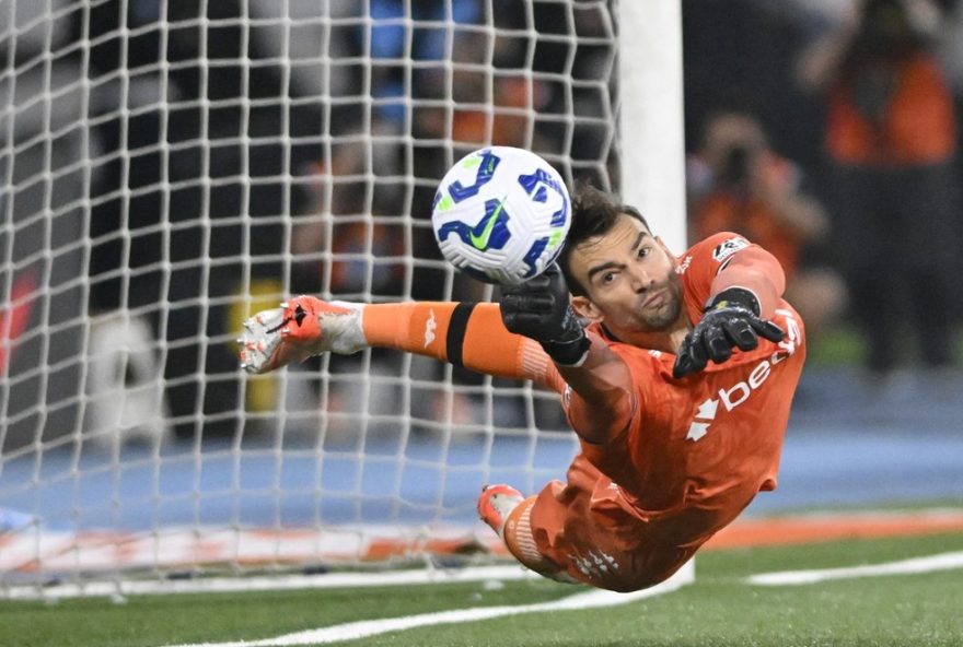 leo-jardim2C-o-heroi-decisivo3A-vasco-avanca-com-goleiro-em-quinta-disputa-de-penaltis-seguida-resumo-de-premios-arrecadados