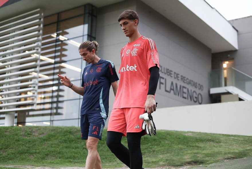 leo-nannetti2C-titular-do-flamengo-no-mundial-sub-203A-contrato-renovado-com-multa-de-r24-445-milhoes