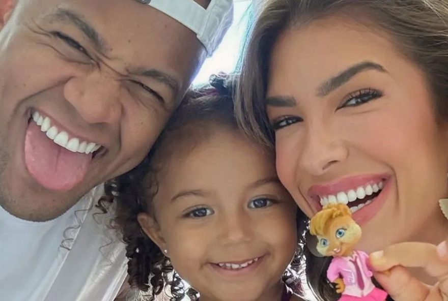 leo-santana-emociona-em-homenagem-a-filha-liz3A-o-poder-da-paternidade-em-destaque
