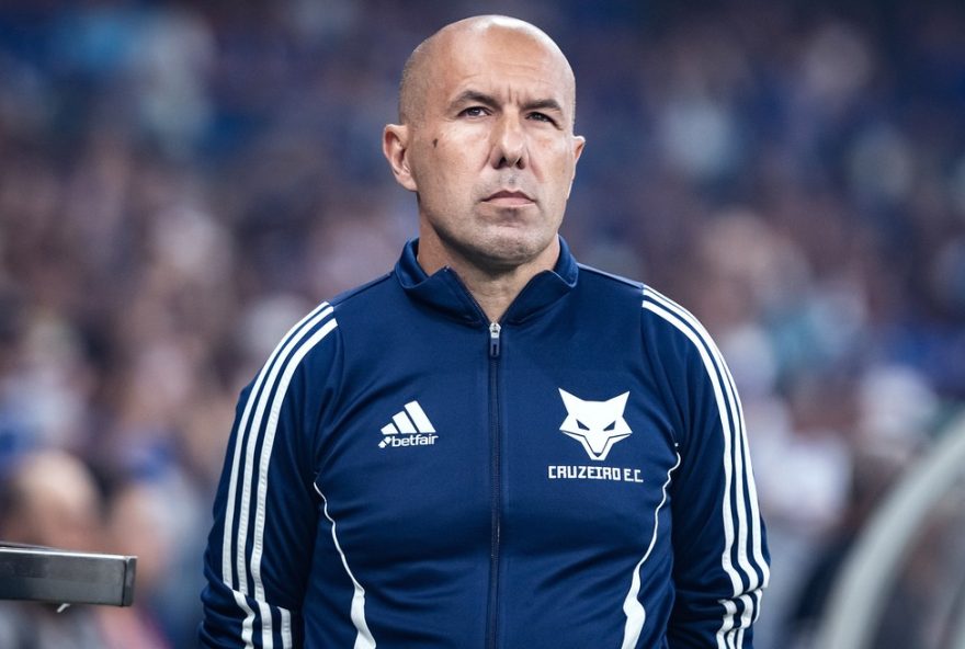 leonardo-jardim-celebra-vitoria-do-cruzeiro-como-presente-aos-torcedores