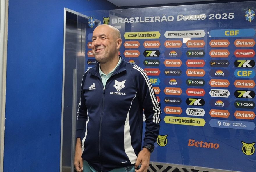 leonardo-jardim2C-tecnico-do-cruzeiro2C-passa-de-sorrisos-para-indignacao-em-jogo-contra-o-palmeiras3A-veja-as-reacoes leonardo-jardim2C-tecnico-do-cruzeiro2C-passa-de-sorrisos-para-indignacao-em-jogo-contra-o-palmeiras3A-veja-as-reacoes