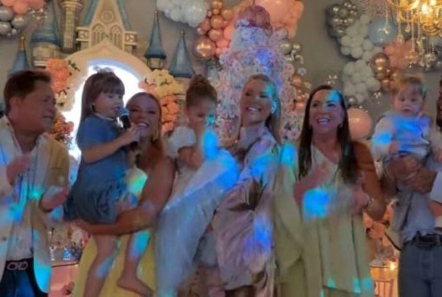 leonardo-vira-alvo-de-comentarios-ironicos-em-video-da-festa-luxuosa-de-maria-flor2C-filha-de-virginia-e-ze-felipe leonardo-vira-alvo-de-comentarios-ironicos-em-video-da-festa-luxuosa-de-maria-flor2C-filha-de-virginia-e-ze-felipe
