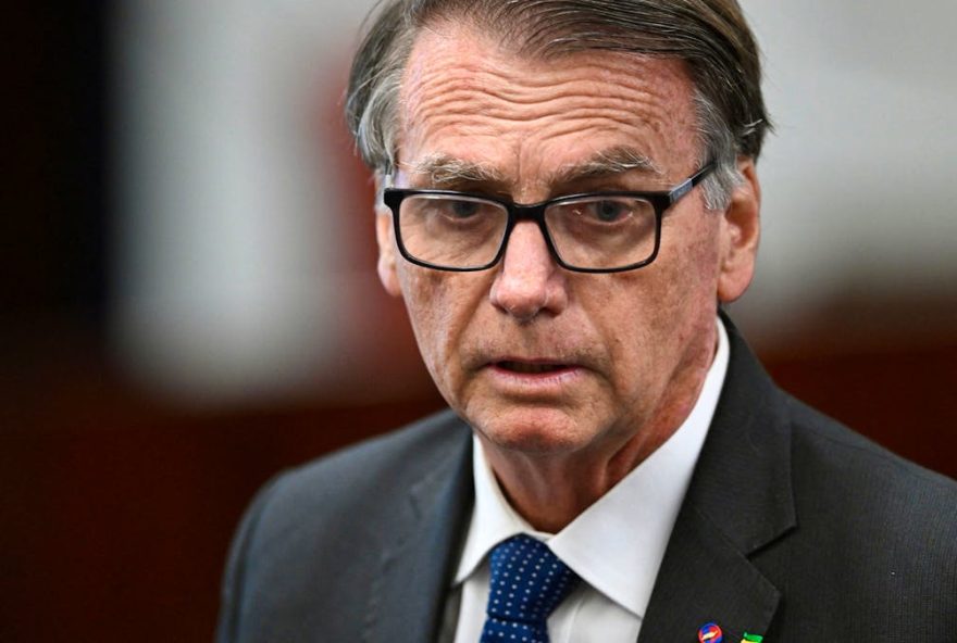les-avocats-de-jair-bolsonaro-demandent-lacquittement