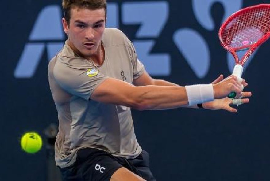 lesao-nas-costas-coloca-em-duvida-o-inicio-de-ano-de-joao-fonseca lesao-nas-costas-coloca-em-duvida-o-inicio-de-ano-de-joao-fonseca