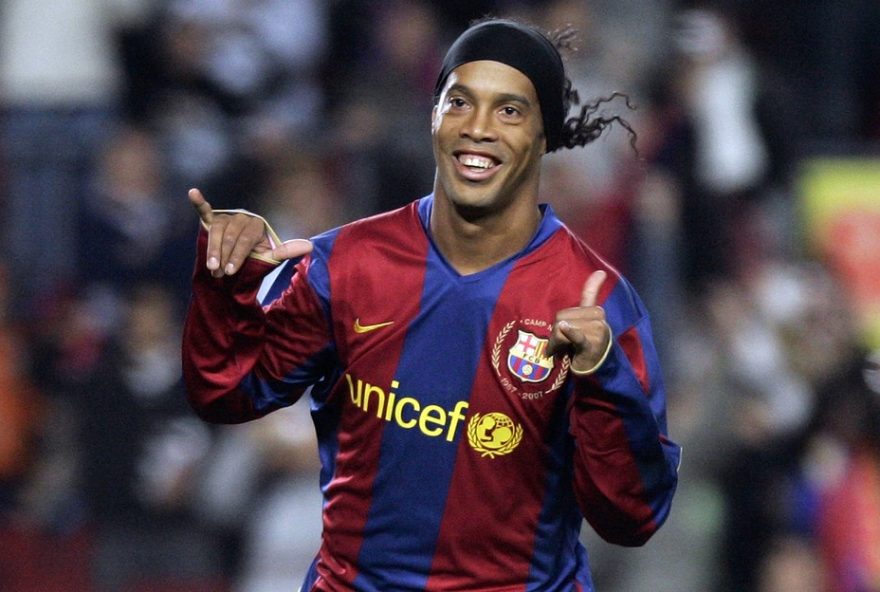 lewandowski-iguala-marca-de-ronaldinho-gaucho-com-gol-crucial-na-virada-do-barcelona