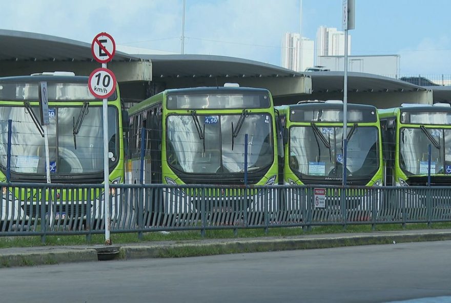 licitacao-de-onibus-do-grande-recife3A-atrasos-e-sucateamento-impactam-usuarios licitacao-de-onibus-do-grande-recife3A-atrasos-e-sucateamento-impactam-usuarios