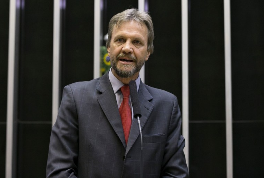 lider-do-pt-pede-cpi-para-investigar-escandalo-envolvendo-o-banco-master lider-do-pt-pede-cpi-para-investigar-escandalo-envolvendo-o-banco-master