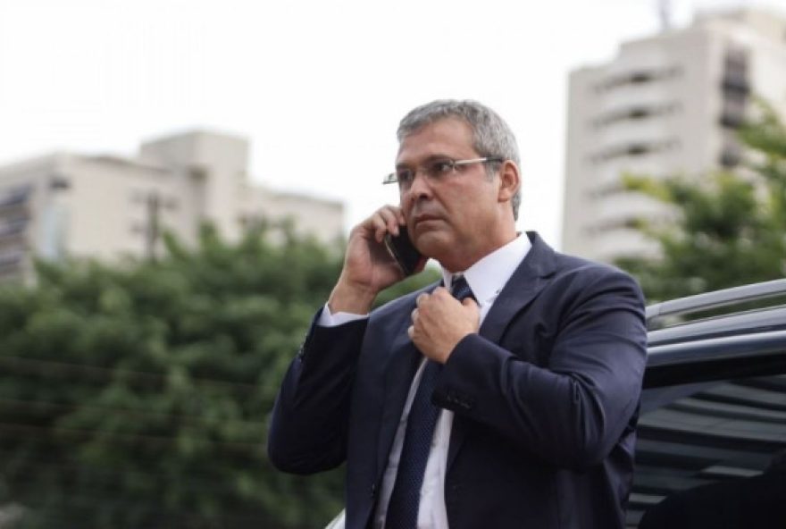 lider-do-pt-solicita-ao-stf-que-decrete-prisao-preventiva-de-jair-bolsonaro