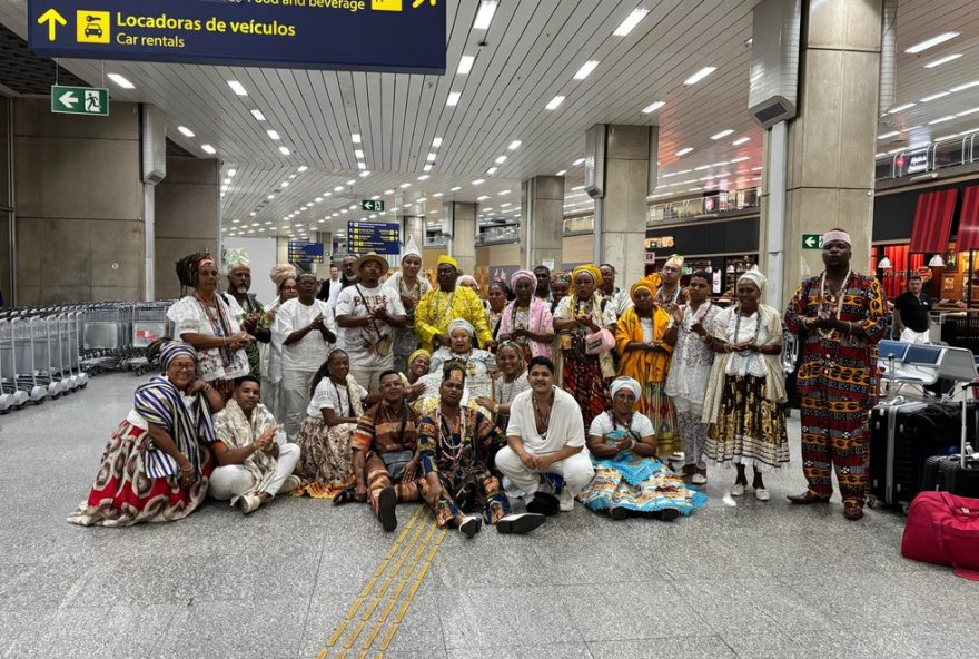 liderancas-do-bembe-do-mercado-participam-de-desfile-na-beija-flor-no-rio liderancas-do-bembe-do-mercado-participam-de-desfile-na-beija-flor-no-rio
