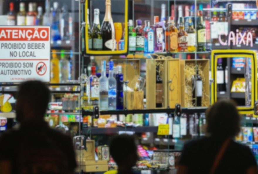 limite-de-horario-para-distribuidoras-de-bebidas3A-veja-as-novas-regras