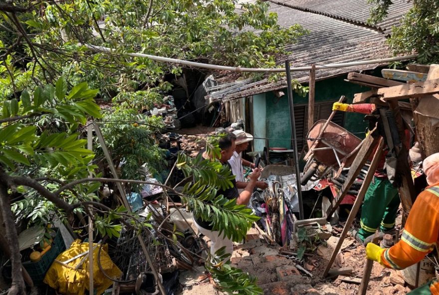 limpeza-compulsoria-retira-14-toneladas-de-lixo-de-casa-em-goiania